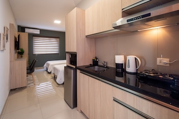equipetrol suites apart hotel