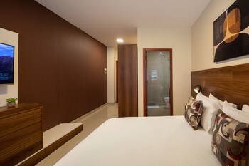 equipetrol suites apart hotel