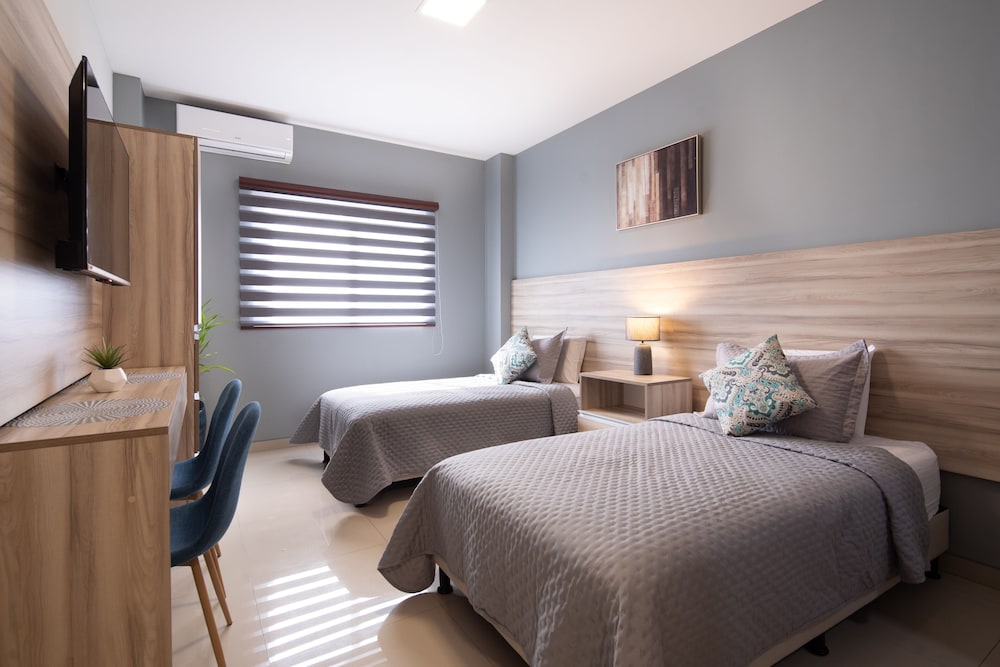 equipetrol suites apart hotel