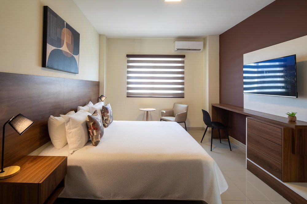 equipetrol suites apart hotel