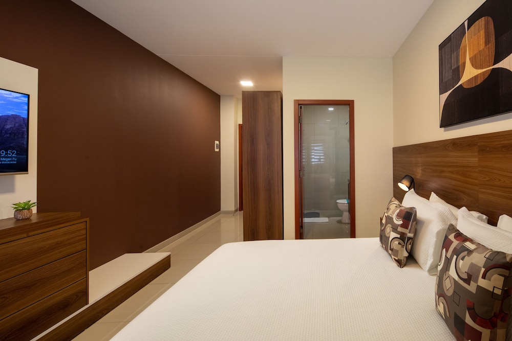 equipetrol suites apart hotel