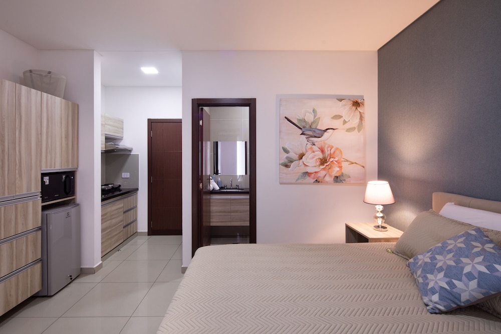 equipetrol suites apart hotel