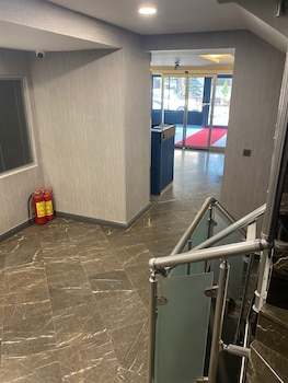 mad inn hotel and spa