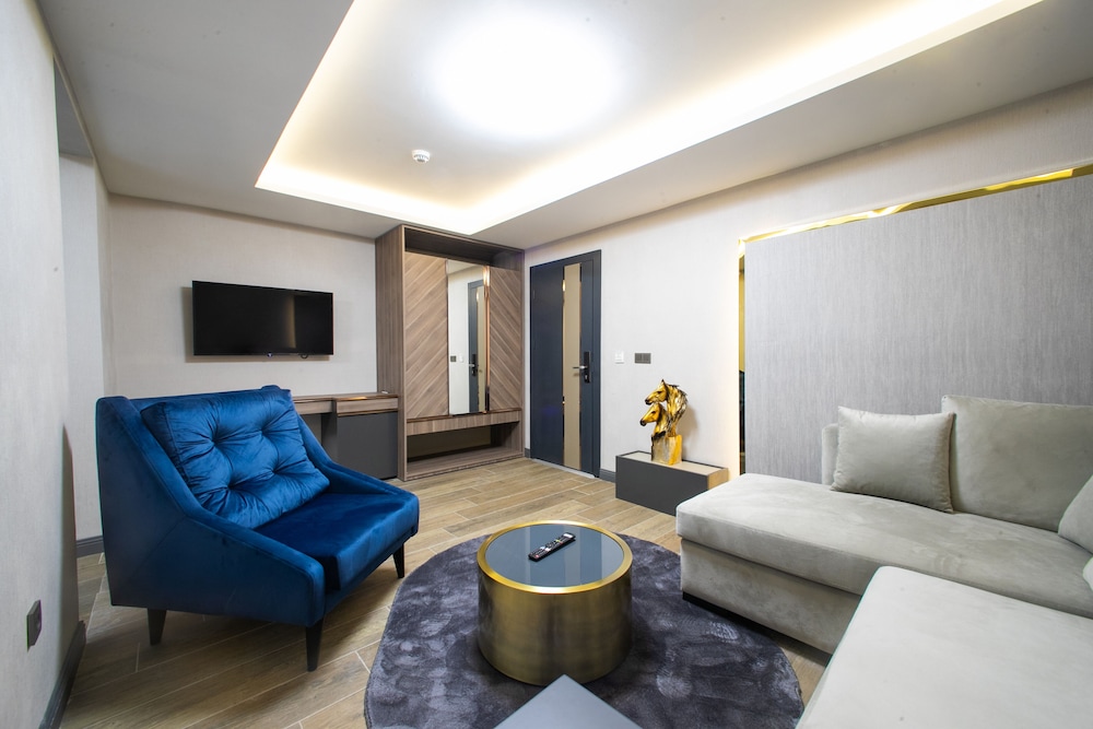 mad inn hotel and spa