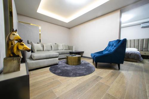 mad inn hotel and spa