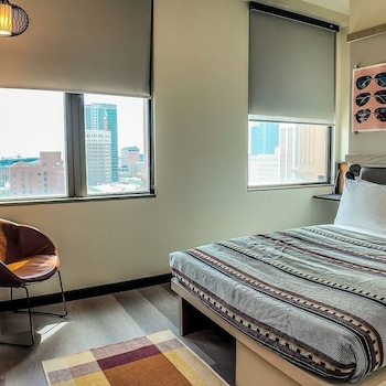 moxy houston downtown