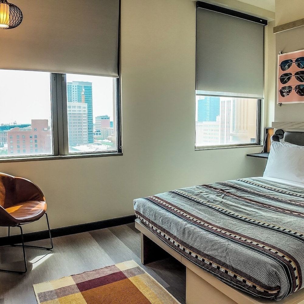 moxy houston downtown