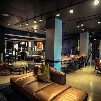 moxy houston downtown