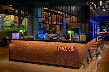 moxy houston downtown