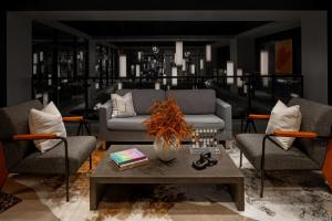 moxy houston downtown