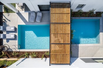 sezian boutique homes and villas