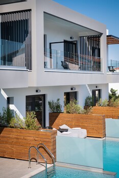 sezian boutique homes and villas