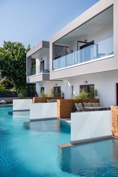 sezian boutique homes and villas