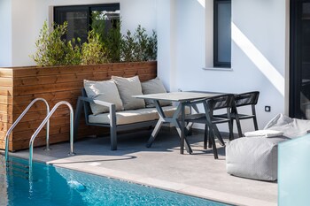 sezian boutique homes and villas