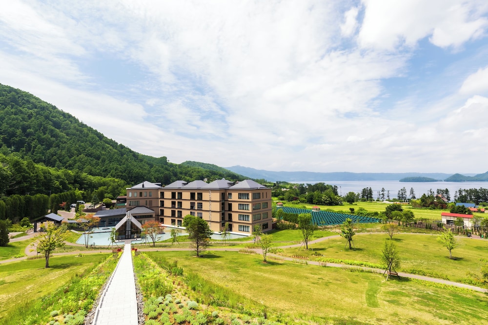 lake toya tsuruga resort hikari no uta