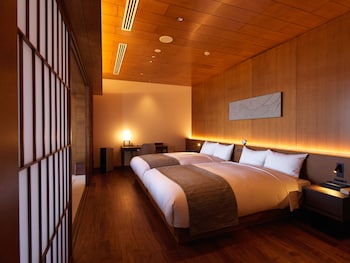 lake toya tsuruga resort hikari no uta