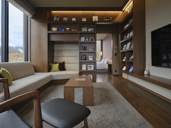 lake toya tsuruga resort hikari no uta