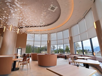 lake toya tsuruga resort hikari no uta