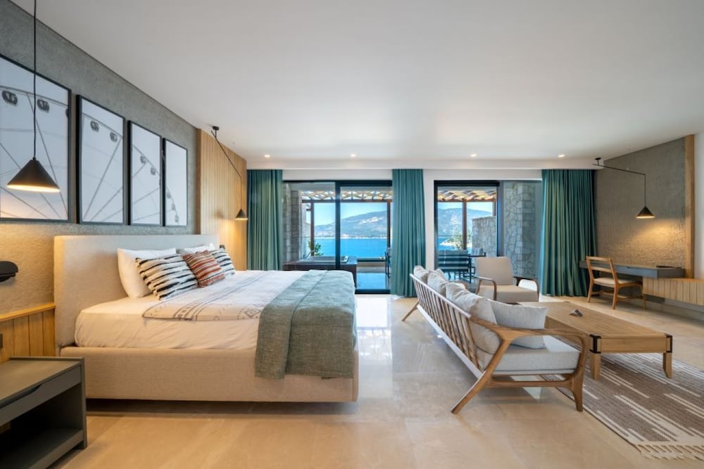 lures hotel