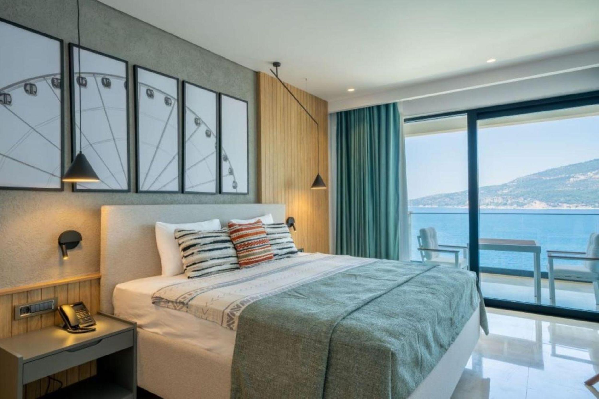lures hotel