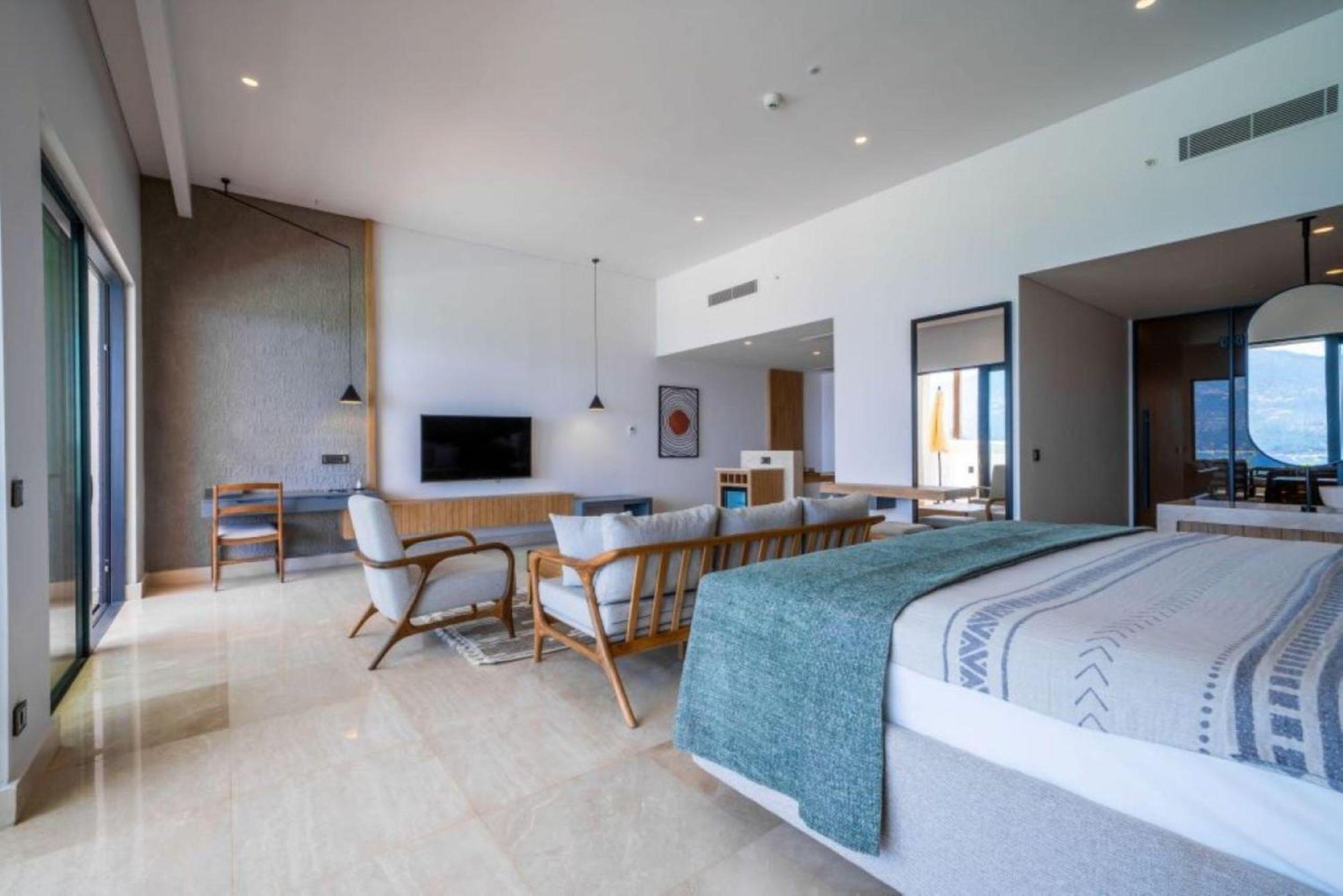 lures hotel