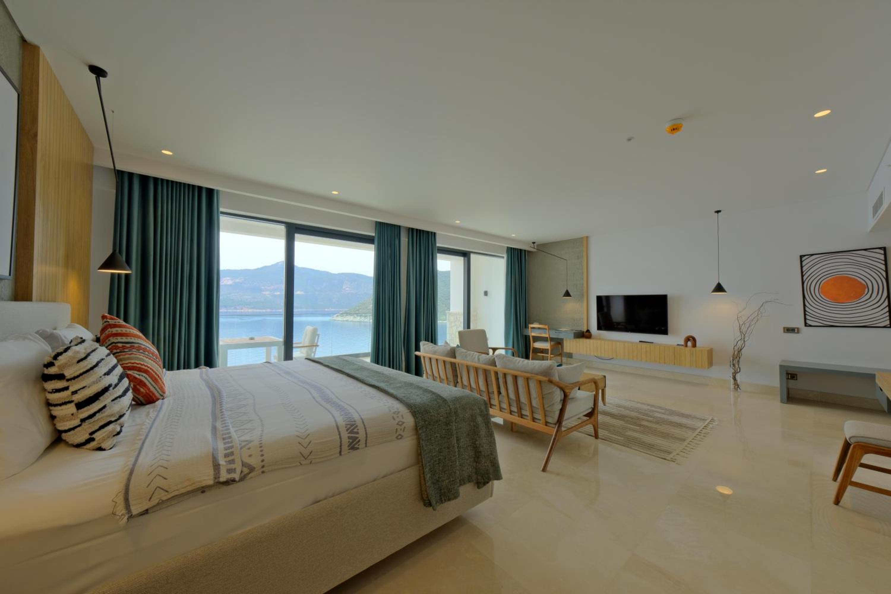 lures hotel