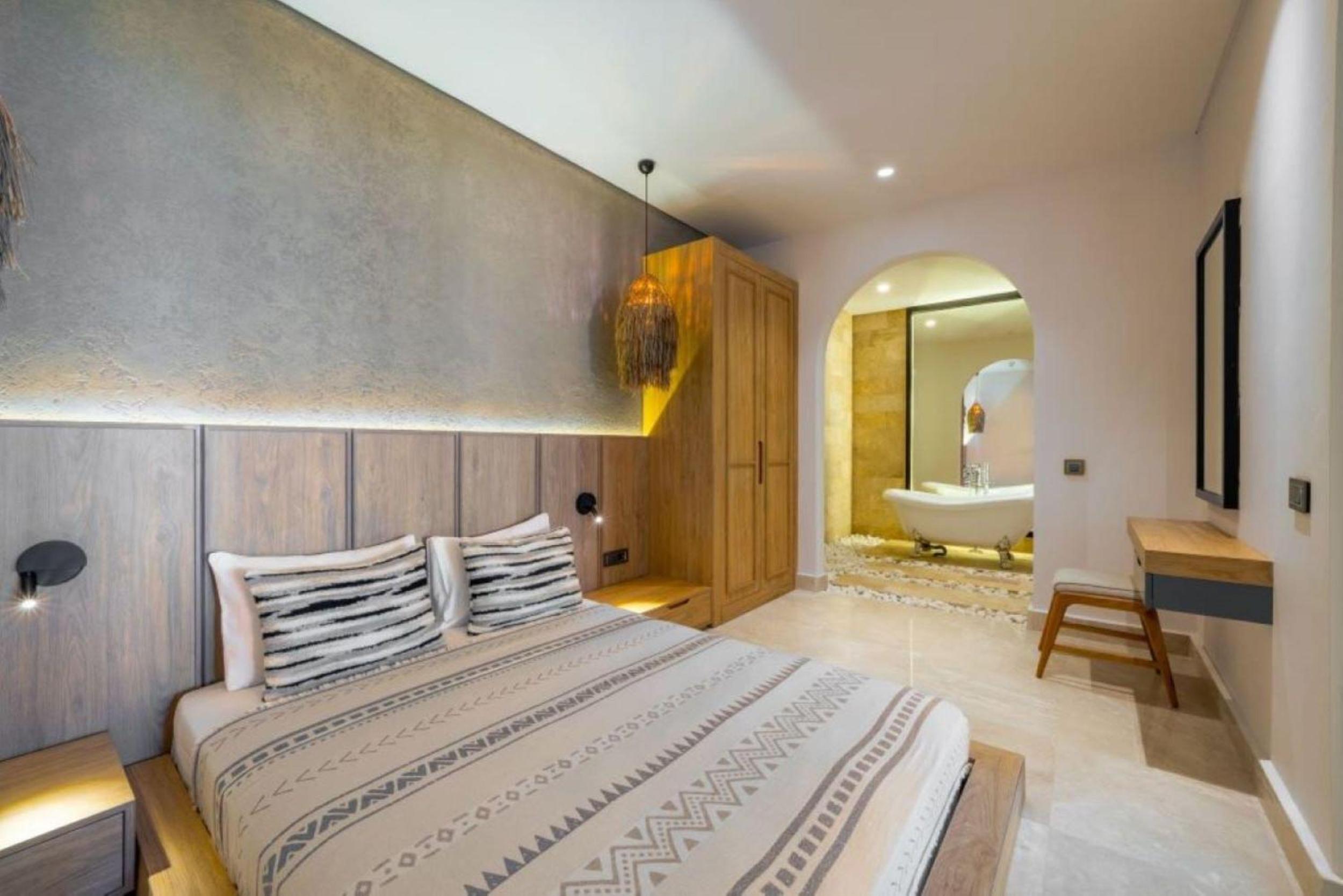 lures hotel