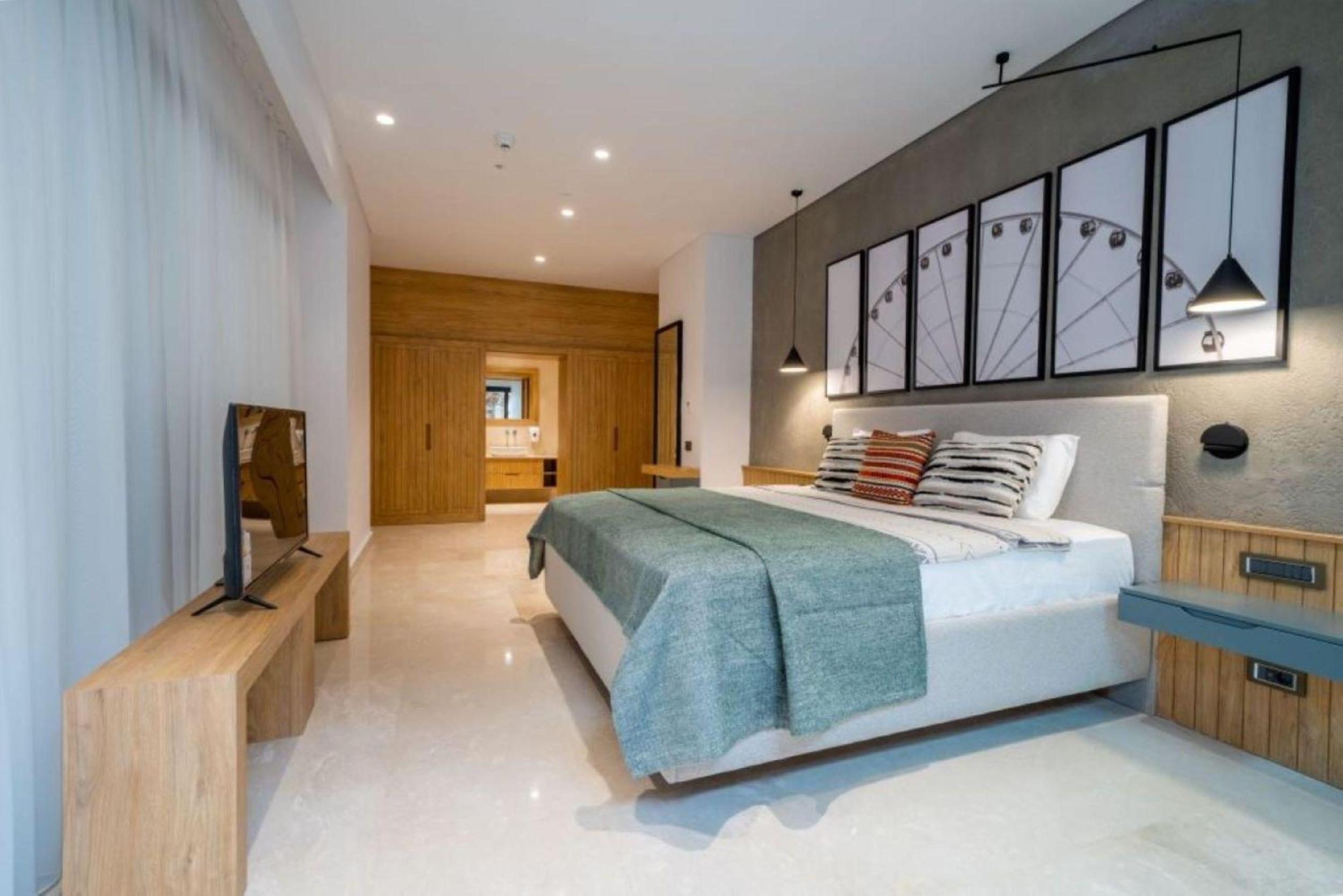 lures hotel