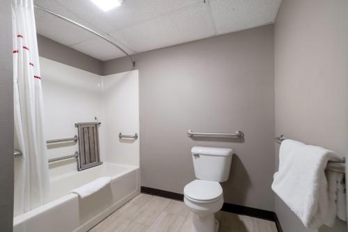 red roof inn marston