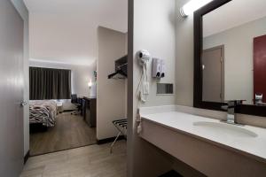 red roof inn marston