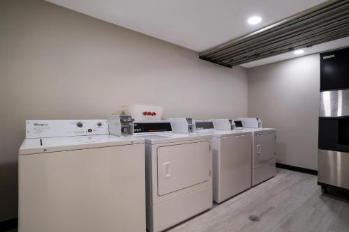 red roof inn marston