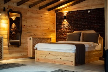 abant zumrut dag evi