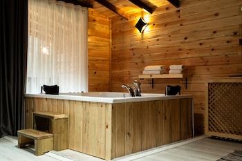 abant zumrut dag evi