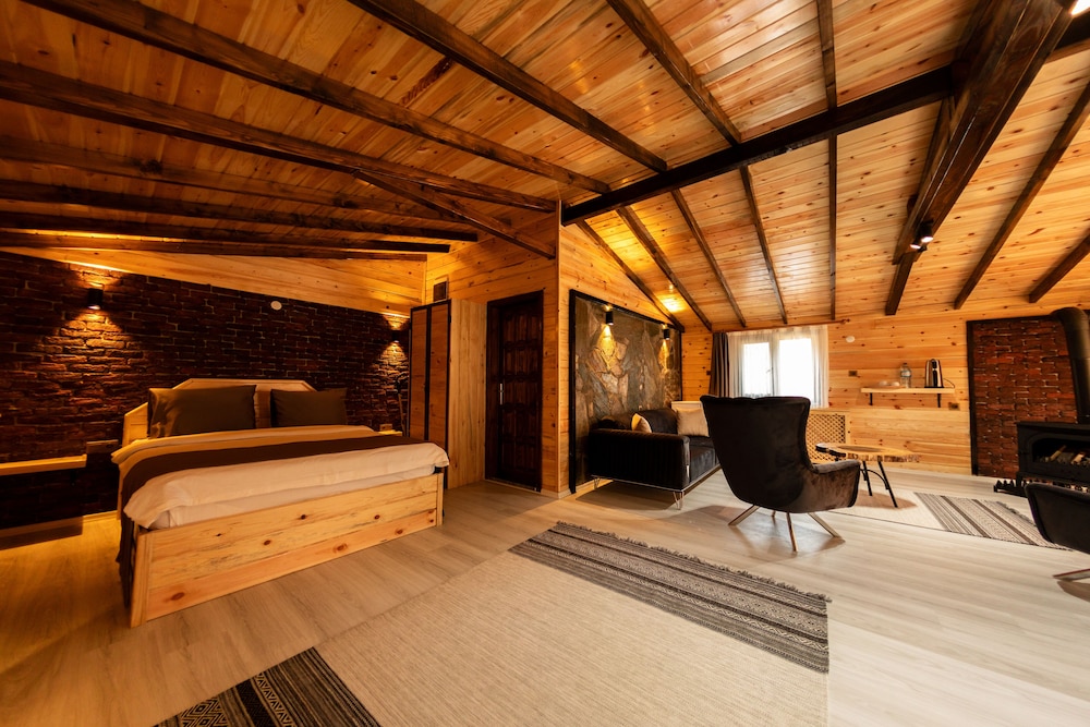 abant zumrut dag evi