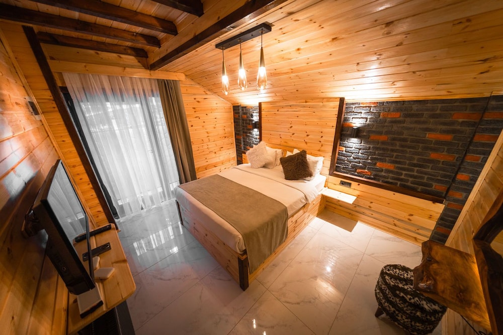 abant zumrut dag evi