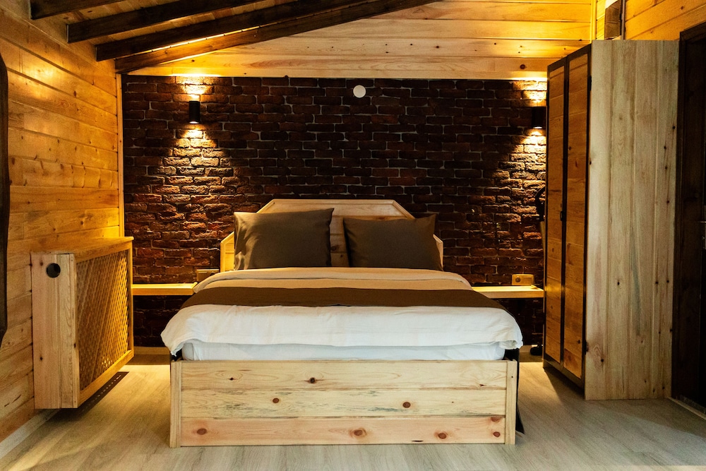 abant zumrut dag evi