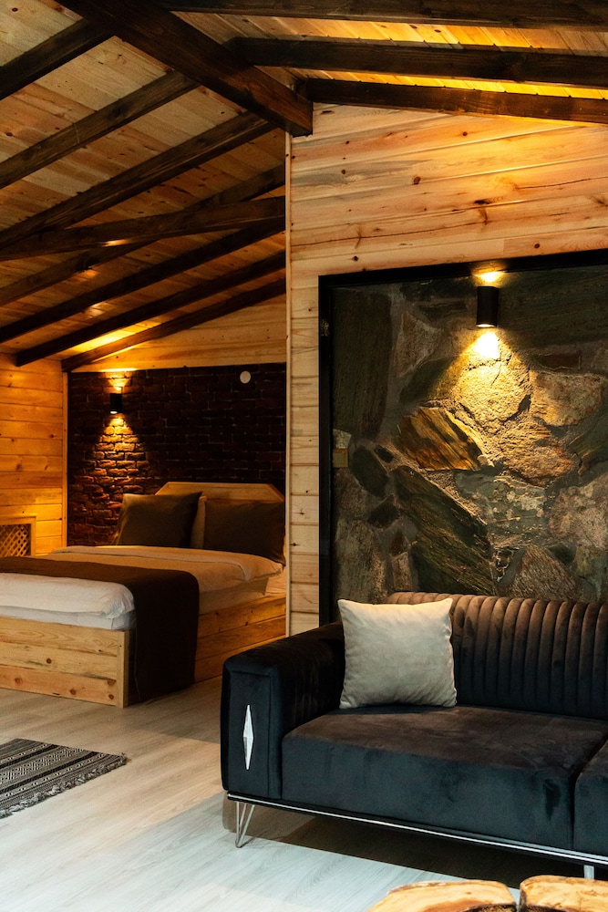 abant zumrut dag evi