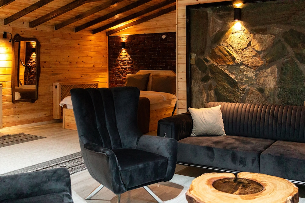 abant zumrut dag evi