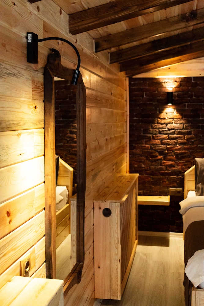 abant zumrut dag evi