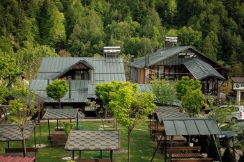 abant zumrut dag evi