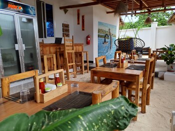 uhuru house and restaurant