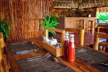 uhuru house and restaurant