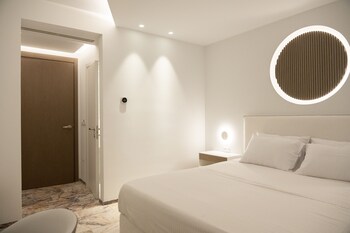 tzanis resort