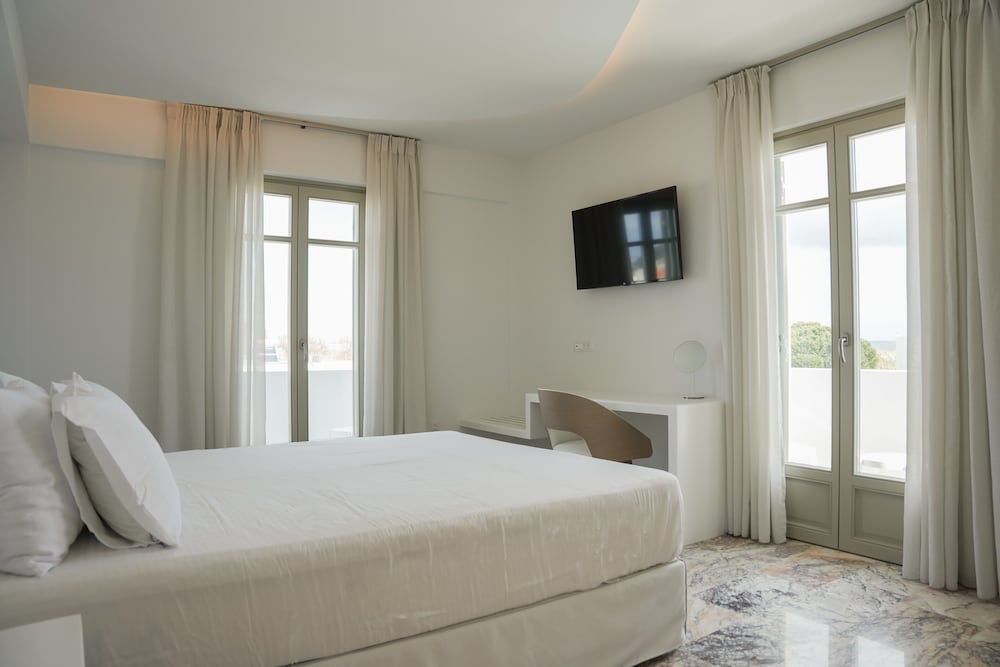 tzanis resort