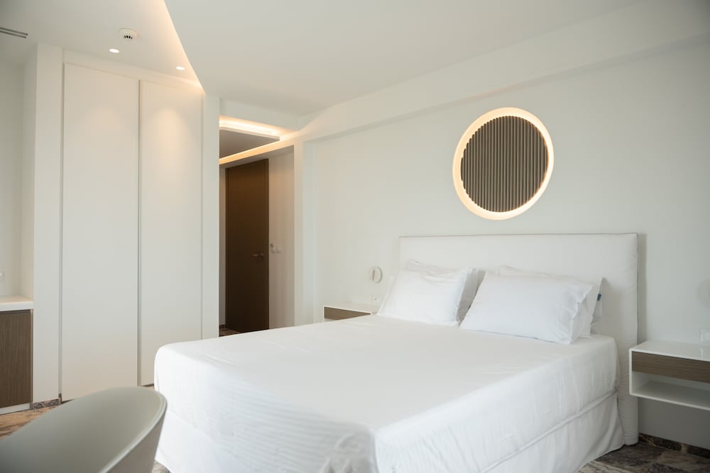 tzanis resort