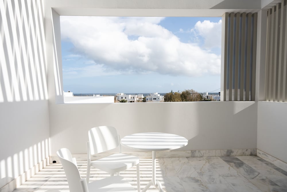 tzanis resort