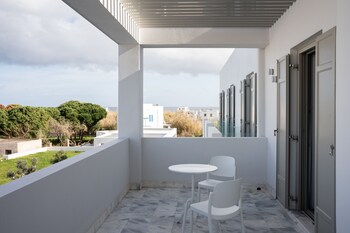 tzanis resort