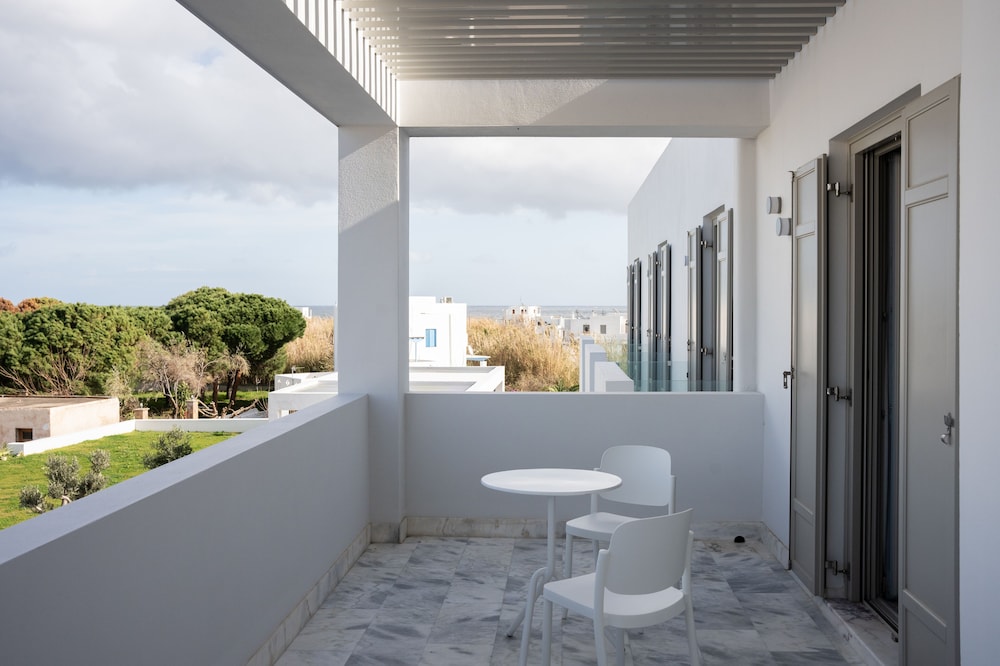 tzanis resort