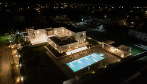 tzanis resort