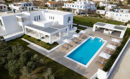 tzanis resort